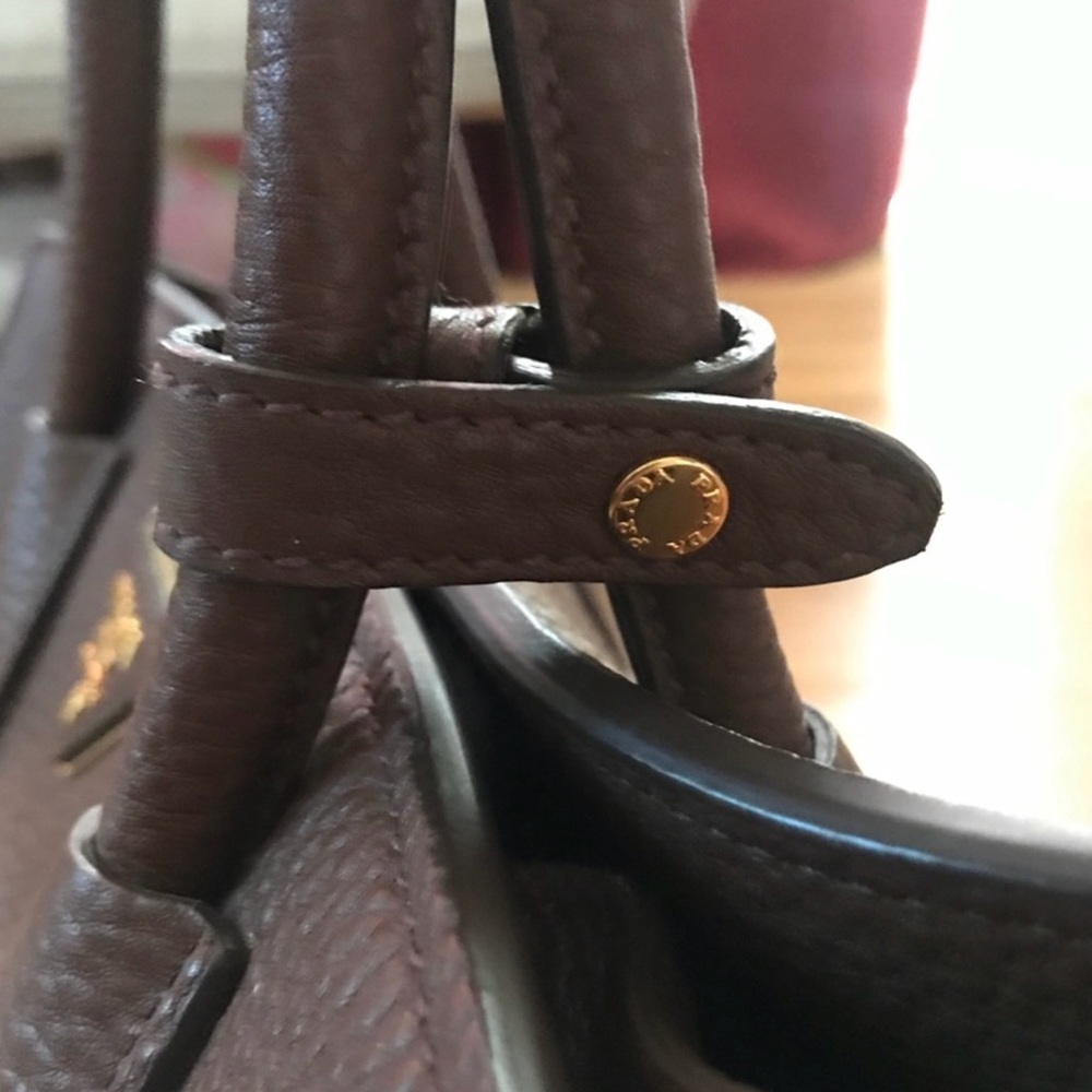 Brown leather 💯 authentic Prada purse - Picture 6 of 11